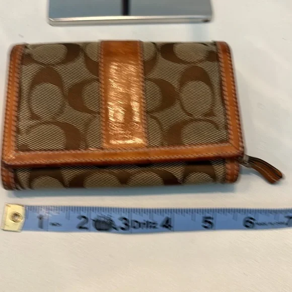 Vintage Coach Wallet - Picture 16 of 17
